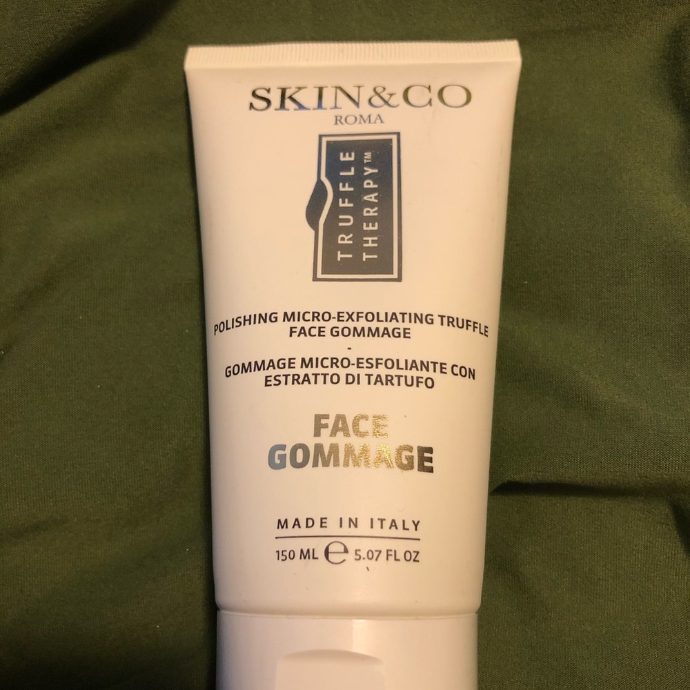 NEW Skin & Co face gommage